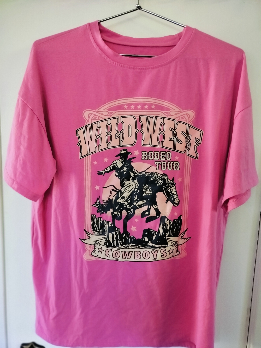 Women's Bubblegum Pink Wild West Rodeo Graphic T-shirt Oversized Small Fits Lrge